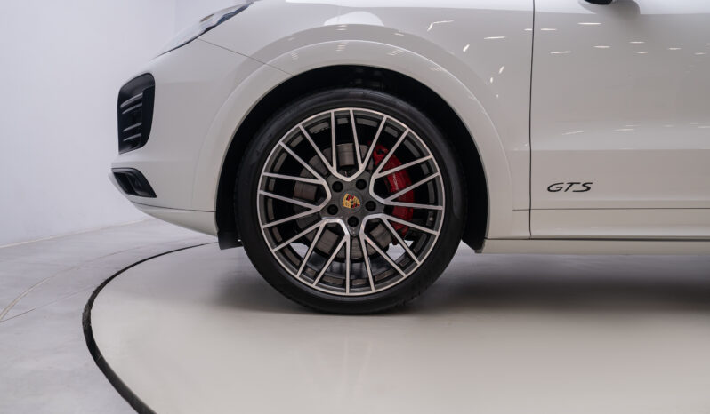 Porsche Cayenne GTS/2022/GCC/Warranty and Service Package full