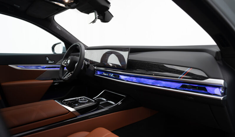 BMW 740 I/2024/GCC/Brand New/Under Warranty full