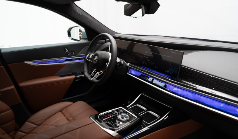 BMW 740 I/2024/GCC/Brand New/Under Warranty full