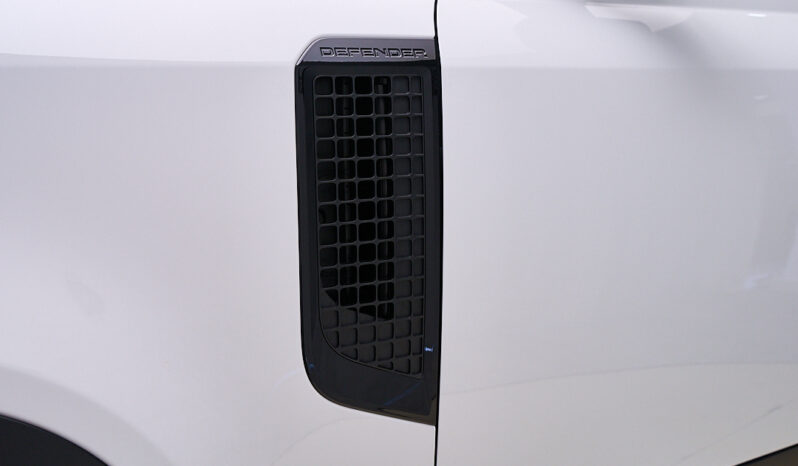 Land Rover • Defender • 90 HSE/GCC/2024/ Brand New full