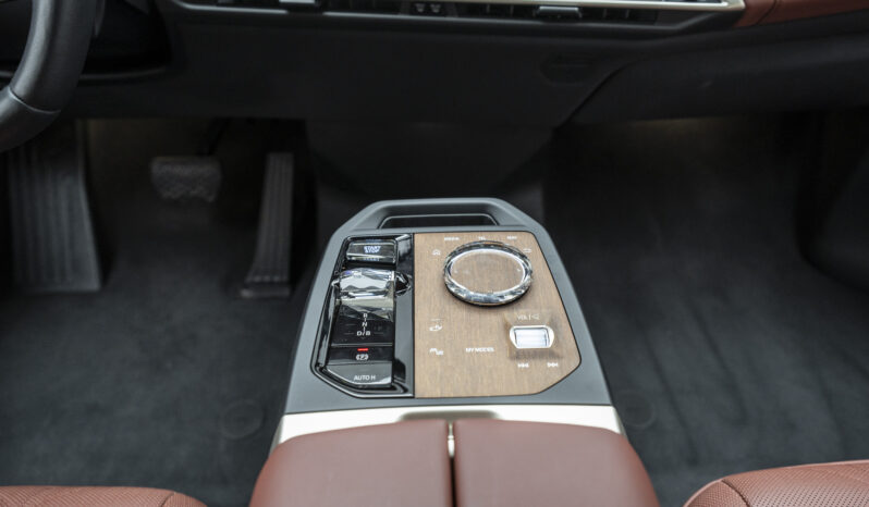 BMW iX/2023/Europe/Brand New full