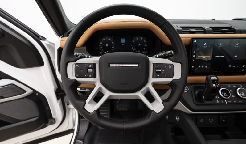 Land Rover • Defender • 90 HSE/GCC/2024/ Brand New full