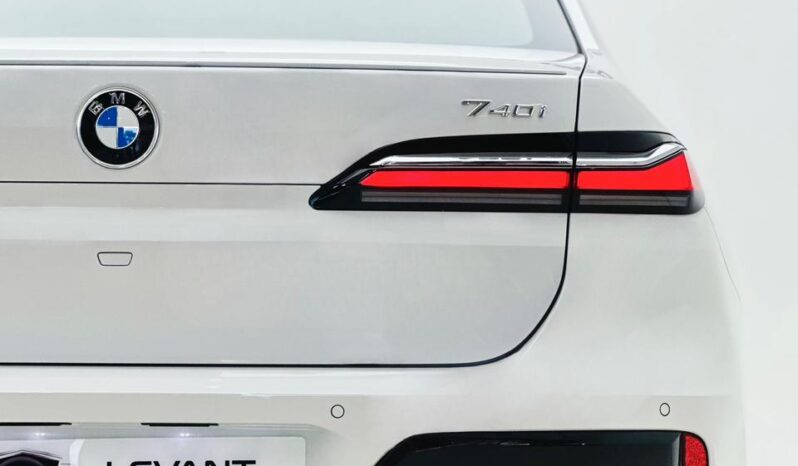 BMW 740i M-Kit / GCC / 2026 / Fully loaded / AGMC Warranty – Service / Brand New full