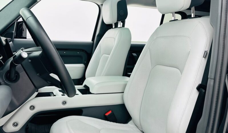 LAND ROVER / DEFENDER 110 / 2025 / GCC / 7 SEATS full