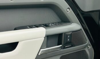 LAND ROVER / DEFENDER 110 / 2025 / GCC / 7 SEATS full