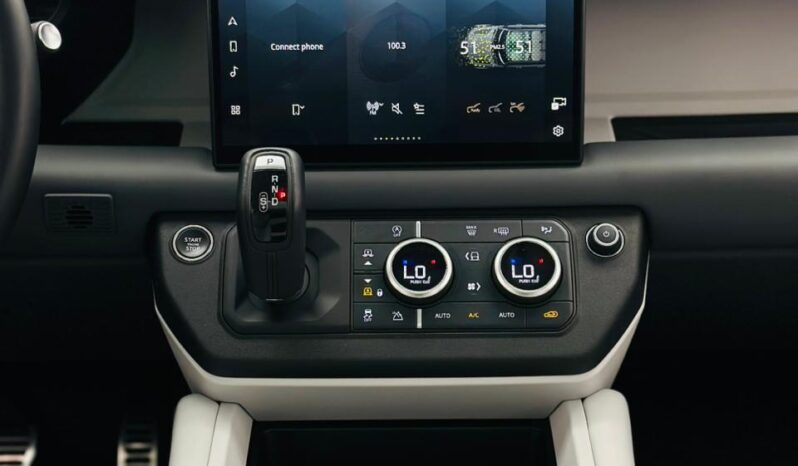 LAND ROVER / DEFENDER 110 / 2025 / GCC / 7 SEATS full