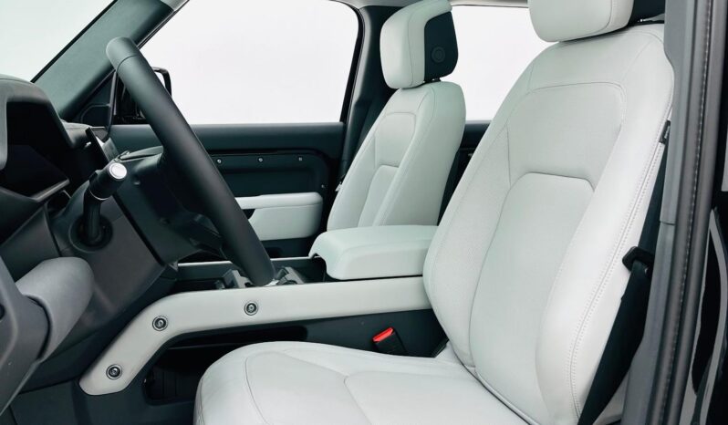 LAND ROVER DEFENDER / X DYNAMIC HSE V6 / GCC / BRAND NEW full