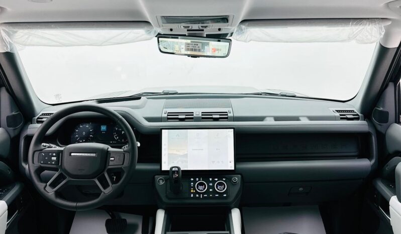 LAND ROVER DEFENDER / X DYNAMIC HSE V6 / GCC / BRAND NEW full