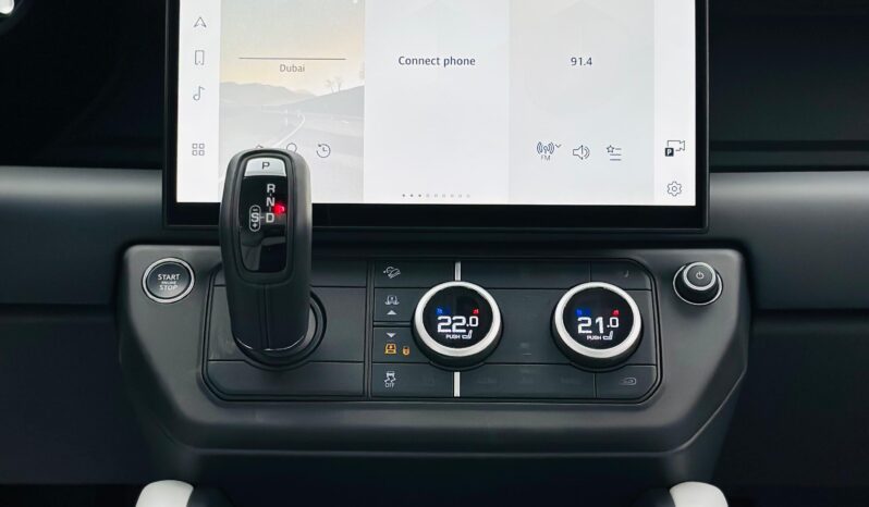 LAND ROVER DEFENDER / X DYNAMIC HSE V6 / GCC / BRAND NEW full
