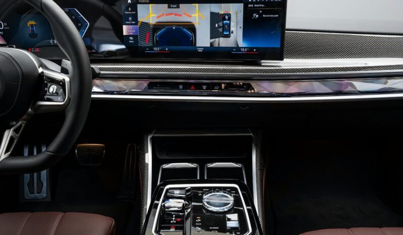 BMW 740i M-Kit / GCC / 2026 / Fully loaded / AGMC Warranty – Service / Brand New full