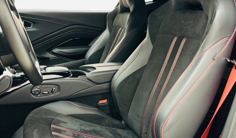 ASTON MARTIN VANTAGE / 2022 / GCC / LOW MILEAGE / UNDER WARRANTY full