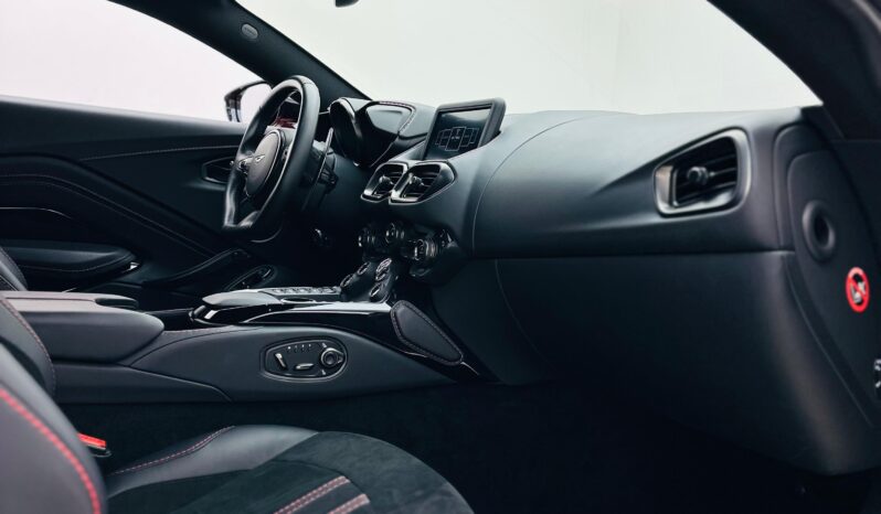 ASTON MARTIN VANTAGE / 2022 / GCC / LOW MILEAGE / UNDER WARRANTY full