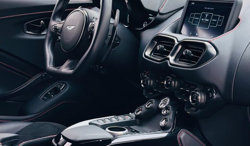 ASTON MARTIN VANTAGE / 2022 / GCC / LOW MILEAGE / UNDER WARRANTY full