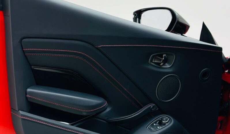 ASTON MARTIN VANTAGE / 2022 / GCC / LOW MILEAGE / UNDER WARRANTY full