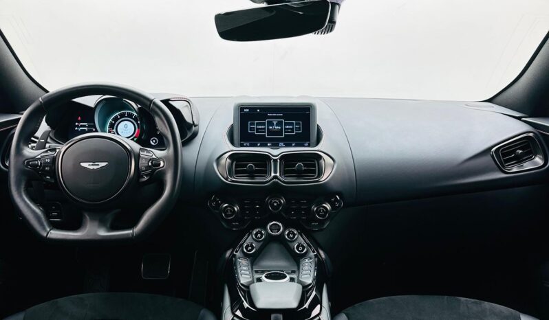 ASTON MARTIN VANTAGE / 2022 / GCC / LOW MILEAGE / UNDER WARRANTY full