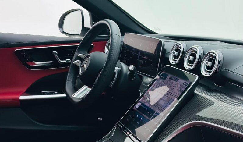 MERCEDES C200 PREMIUM PLUS / 2024 / GCC/ LOW MILEAGE / UNDER WARRANTY AND SERVICE PACKAGE full