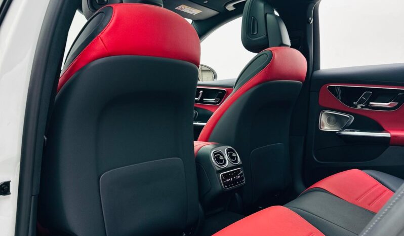 MERCEDES C200 PREMIUM PLUS / 2024 / GCC/ LOW MILEAGE / UNDER WARRANTY AND SERVICE PACKAGE full