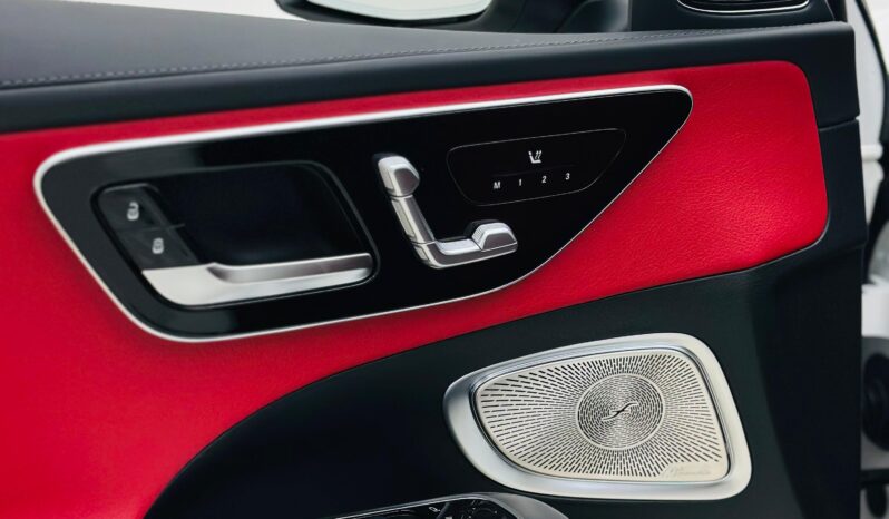 MERCEDES C200 PREMIUM PLUS / 2024 / GCC/ LOW MILEAGE / UNDER WARRANTY AND SERVICE PACKAGE full