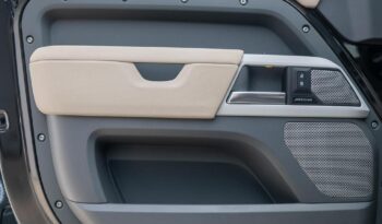 LAND ROVER DEFENDER / P400 SE 130 / LONG / 2023 / GCC full