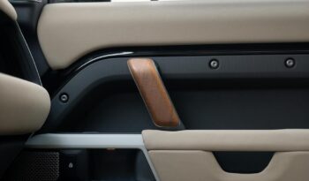 LAND ROVER DEFENDER / P400 SE 130 / LONG / 2023 / GCC full