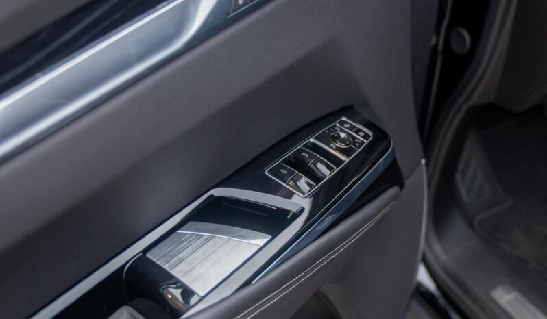 Cadillac Escalade Sport Platinum 2025 / Gcc Specs / ALKINDI CAR / WARRANNTY AND SERVICE CONTRACT full