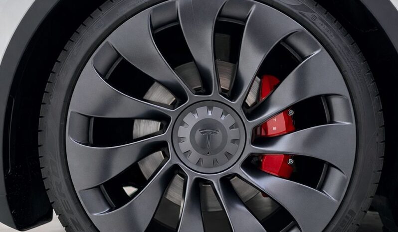 TESLA MODEL Y PERFORMANCE 2024 / GCC SPECS / UNDER WARRANTY full