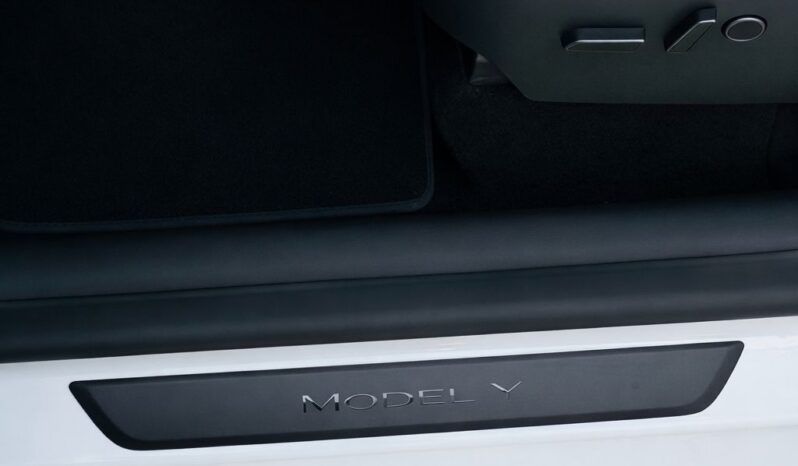 TESLA MODEL Y PERFORMANCE 2024 / GCC SPECS / UNDER WARRANTY full