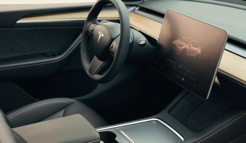 TESLA MODEL Y PERFORMANCE 2024 / GCC SPECS / UNDER WARRANTY full