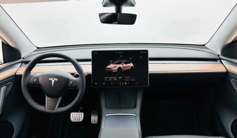 TESLA MODEL Y PERFORMANCE 2024 / GCC SPECS / UNDER WARRANTY full
