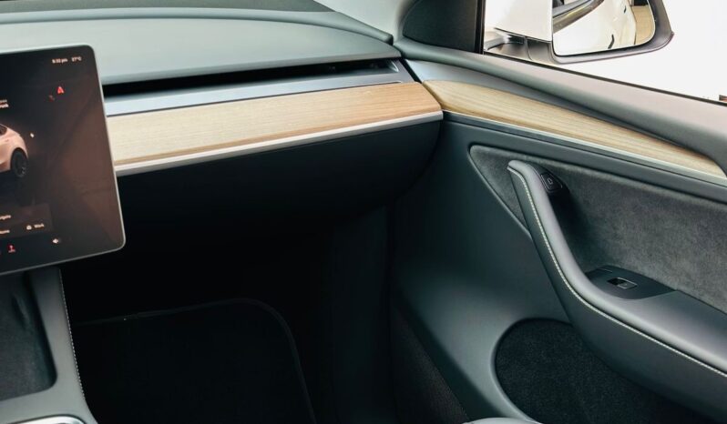 TESLA MODEL Y PERFORMANCE 2024 / GCC SPECS / UNDER WARRANTY full