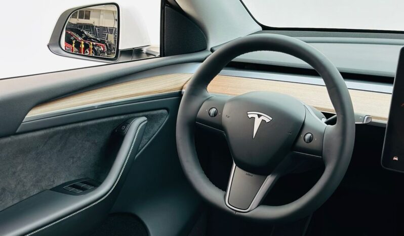 TESLA MODEL Y PERFORMANCE 2024 / GCC SPECS / UNDER WARRANTY full