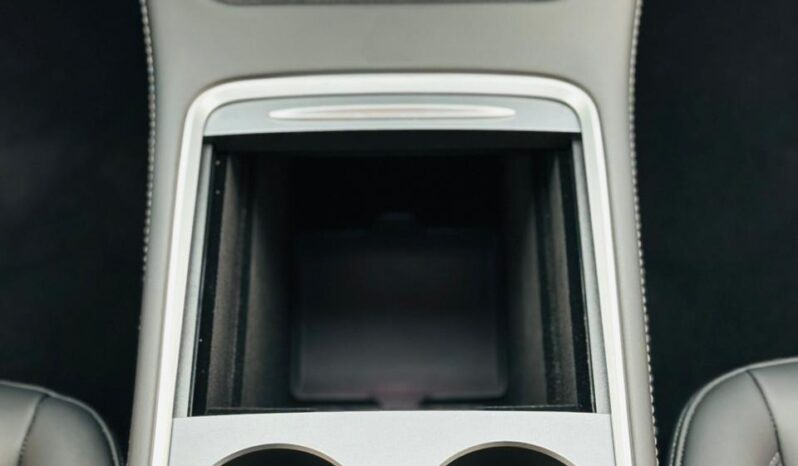 TESLA MODEL Y PERFORMANCE 2024 / GCC SPECS / UNDER WARRANTY full