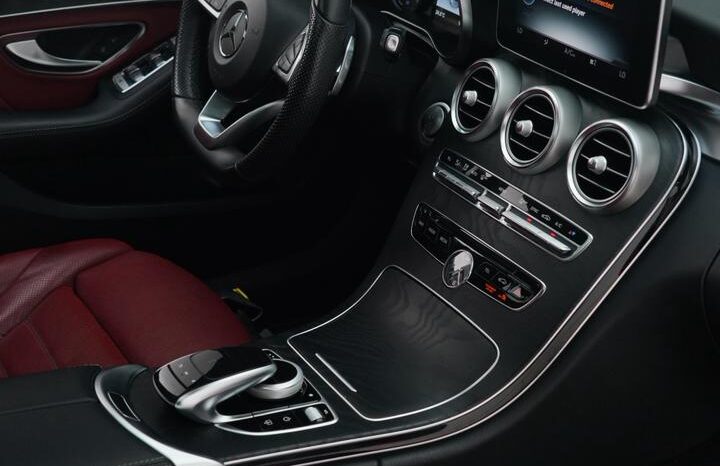 MERCEDES C200 GCC full