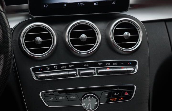 MERCEDES C200 GCC full