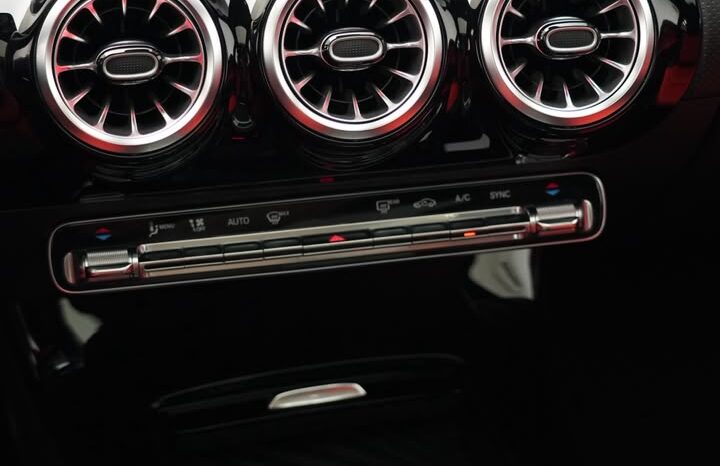 MERCEDES CLA250 2025 full