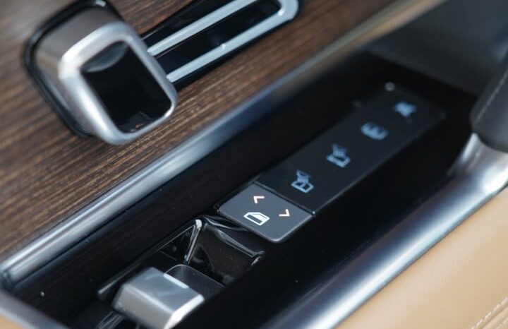 RANGE ROVER VOUGE HSE 2024 full