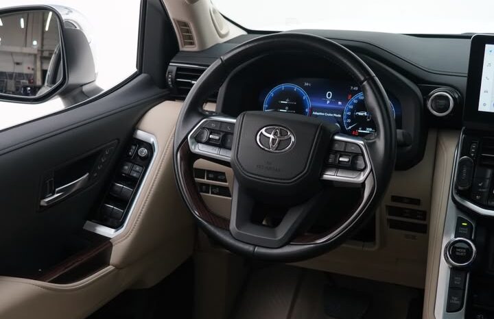 TOYOTA LAND CRUISER VXR FULL OPTION 2025 full