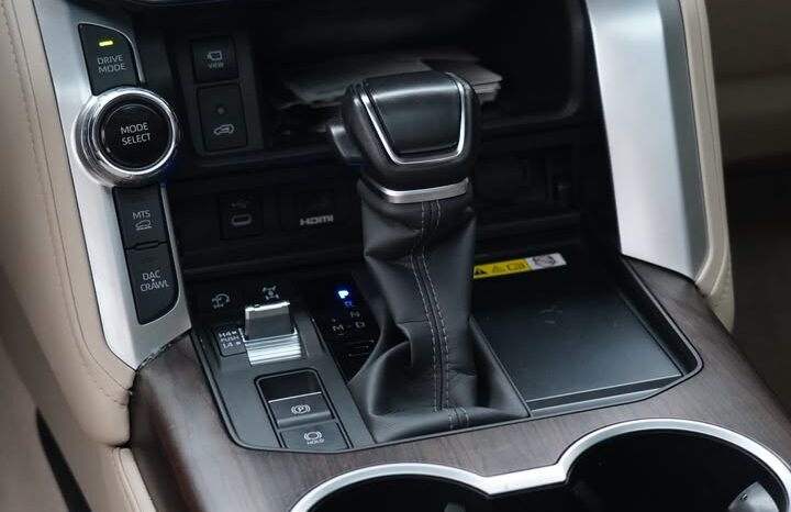 TOYOTA LAND CRUISER VXR FULL OPTION 2025 full