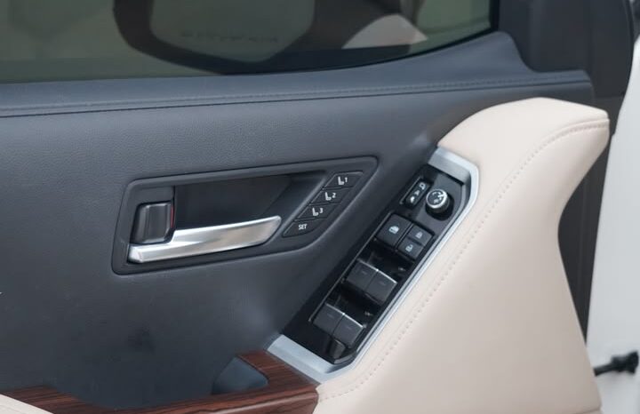 TOYOTA LAND CRUISER VXR FULL OPTION 2025 full