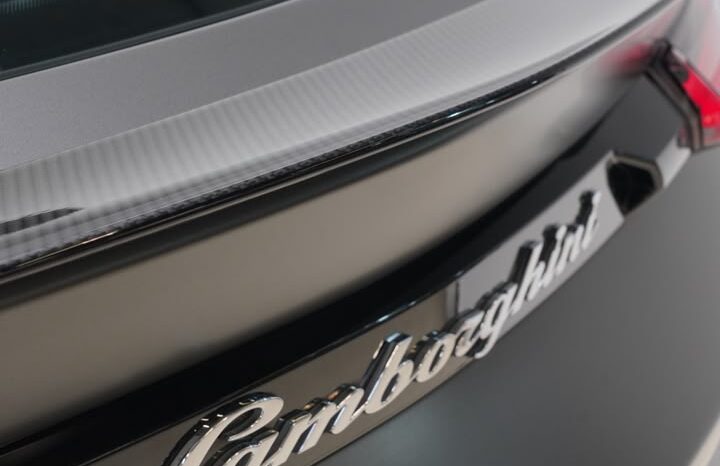 Lamborghini Urus 2022 full
