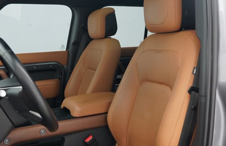 DEFENDER 130 GCC 2023 UNDER WARRANTY full