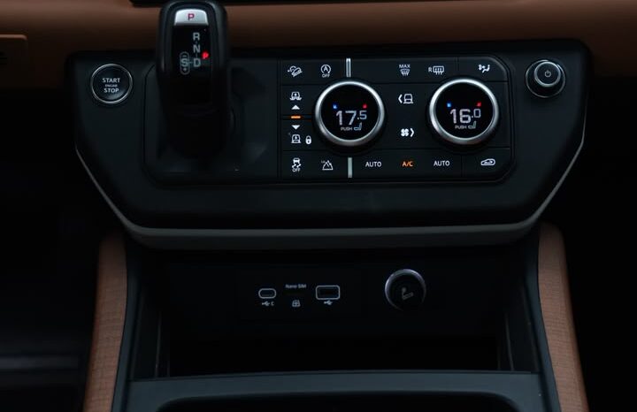 DEFENDER 130 GCC 2023 UNDER WARRANTY full