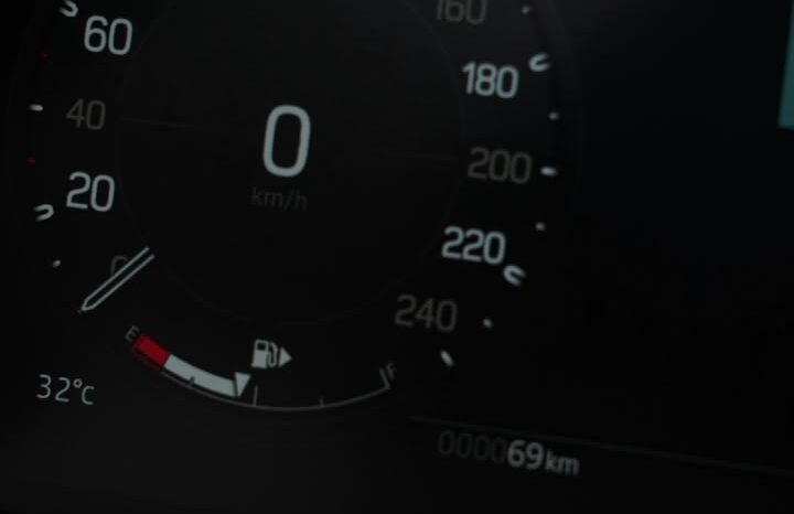 LAND ROVER DEFEDER 2026 V4 GCC ZERO full