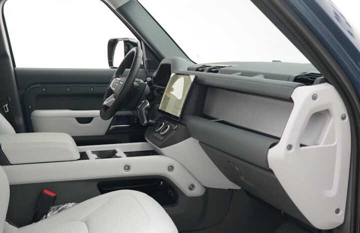 LAND ROVER DEFEDER 2026 V4 GCC ZERO full