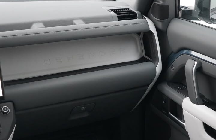 LAND ROVER DEFEDER 2026 V4 GCC ZERO full