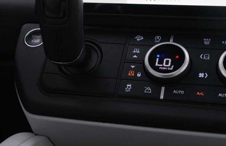 LAND ROVER DEFEDER 2026 V4 GCC ZERO full