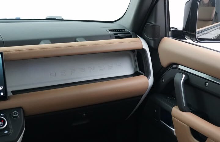 LAND ROVER DEFENDER X DYNAMIC HSE GCC full