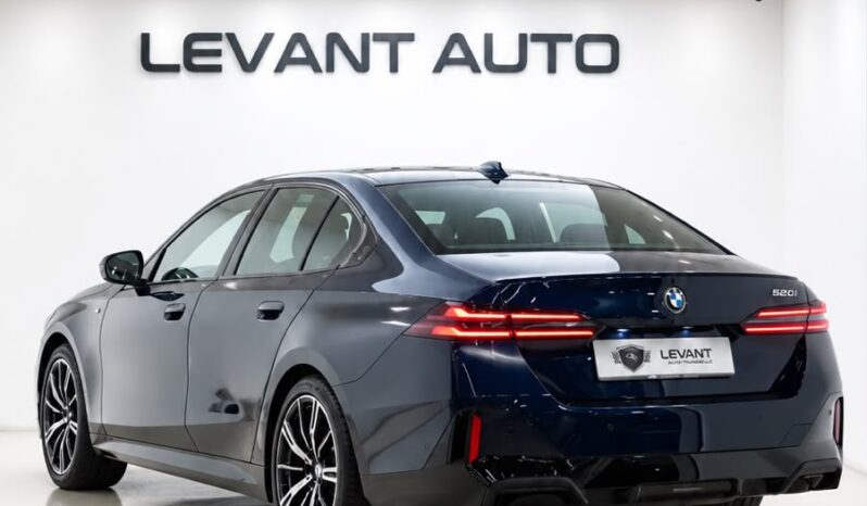 BMW 520I KIT M GCC BRAND NEW ZERO GCC UNDER WARRANTY full