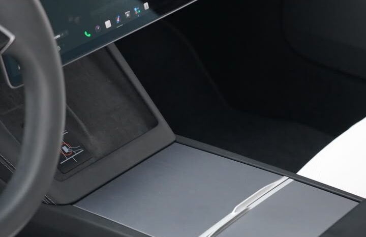 TESLA MODEL 3 GCC 2024 UNDER WARRANTY full