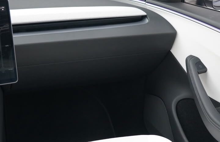 TESLA MODEL 3 GCC 2024 UNDER WARRANTY full